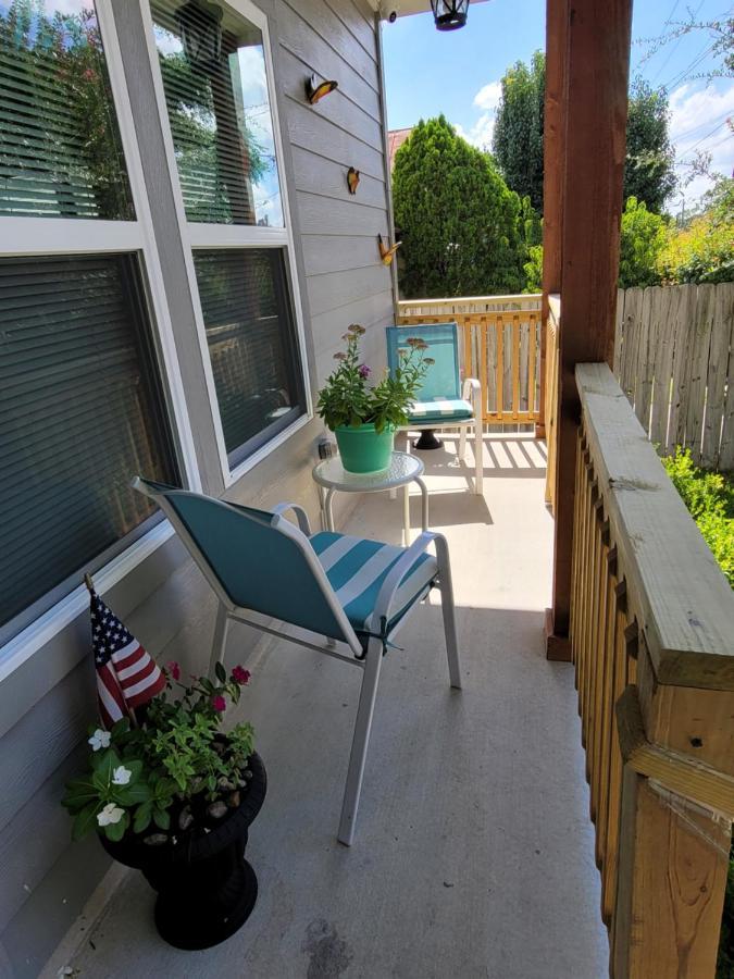 Spacious Townhouse Minutes From Downtown Sa. Ferienhaus