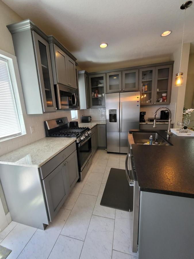 Ferienhaus Spacious Townhouse Minutes From Downtown Sa. *